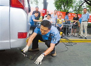碑林区举行“城市治理我先行 尾气治理靠大家”机动车尾气检测志愿服务活动